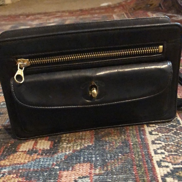 CHANEL second Clutch bag Turn Lock clamskin Authentic - Picture 3 of 16